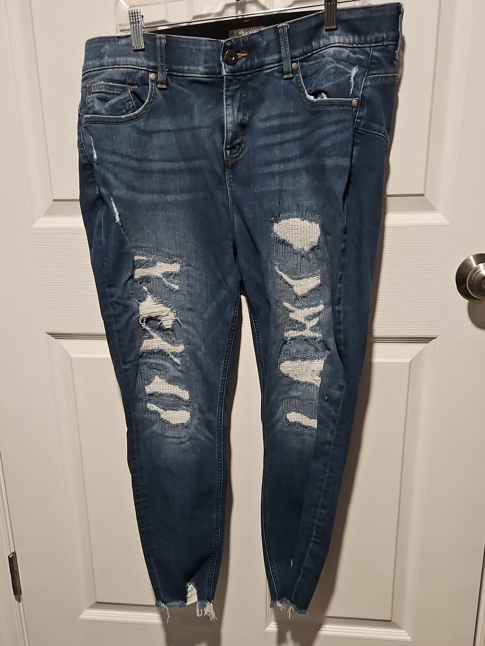 Torrid Medium Blue Bombshell Ripped Skinny Jeans 18W